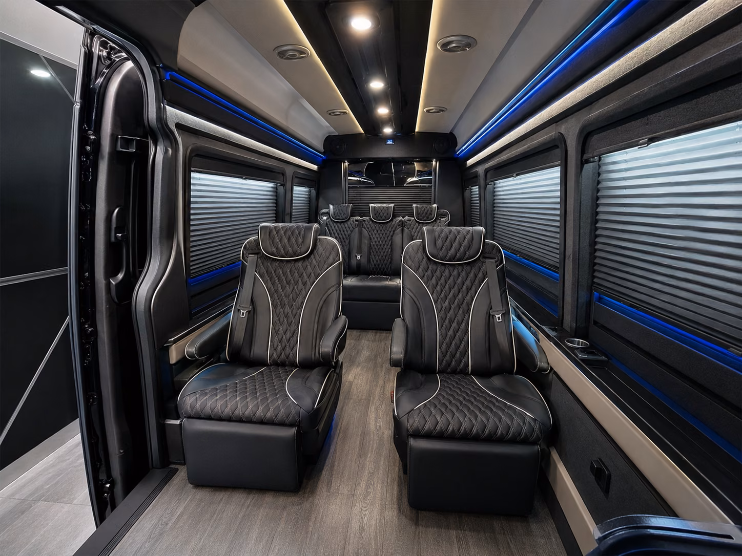 get a bus from conroe to hobby airport for your southwest flight