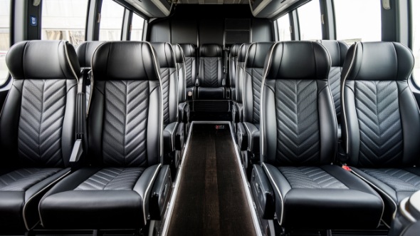 20 passenger minibus rental baytown